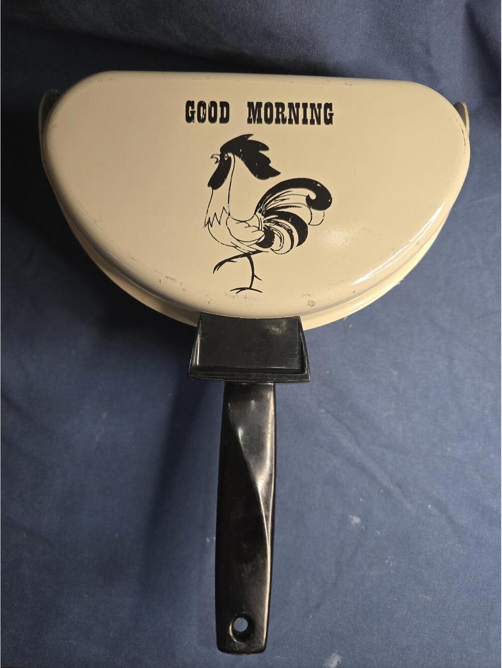 Good Morning Double-Sided Omelet Pan with Handle